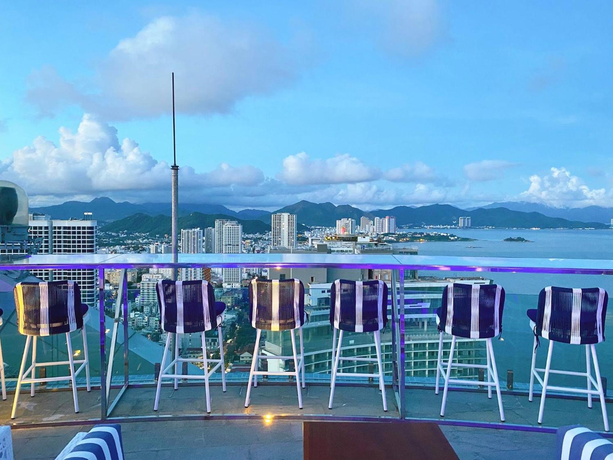 Coastal Panorama Oceanfront Suites Nha Trang Bagian luar foto