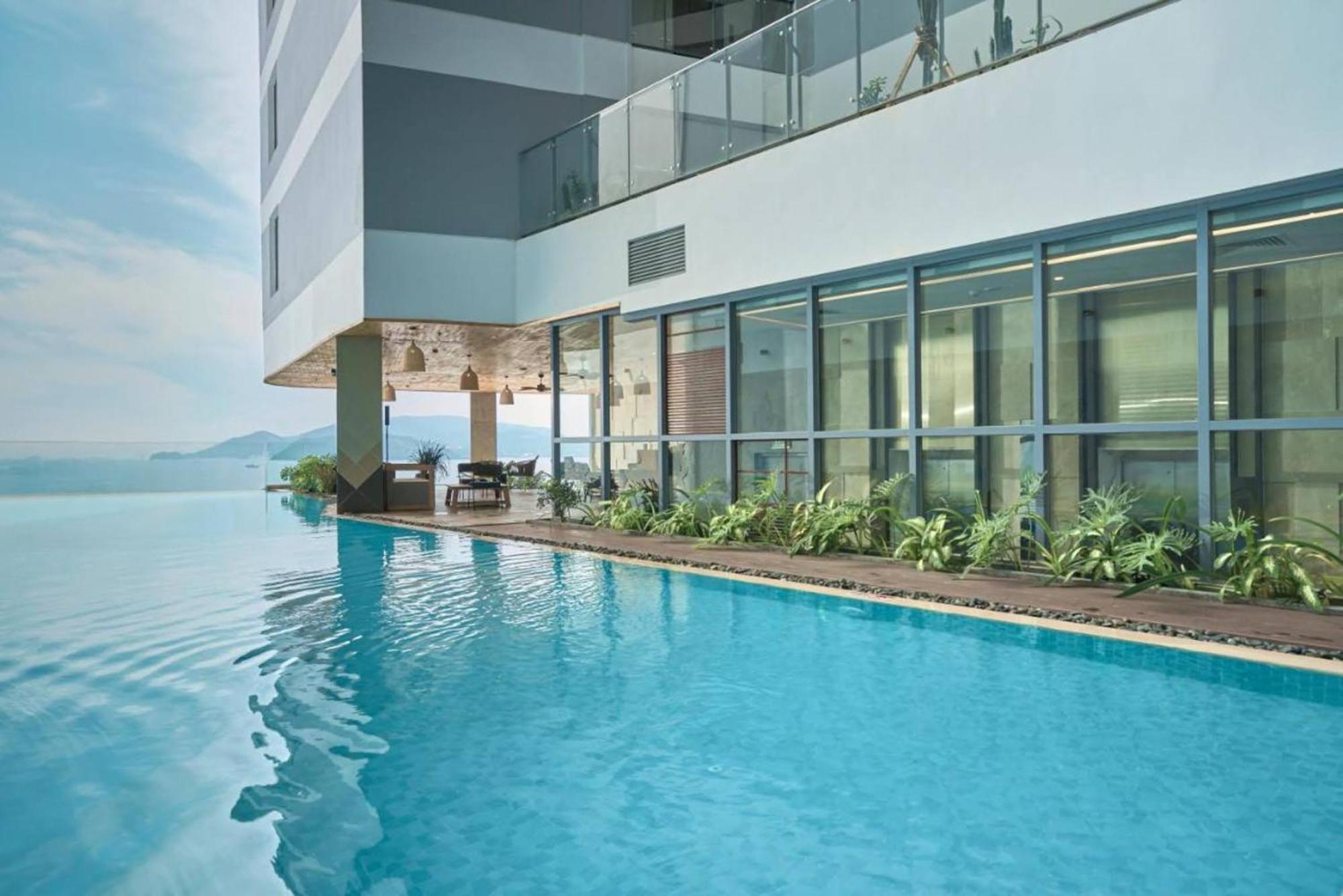 Coastal Panorama Oceanfront Suites Nha Trang Bagian luar foto