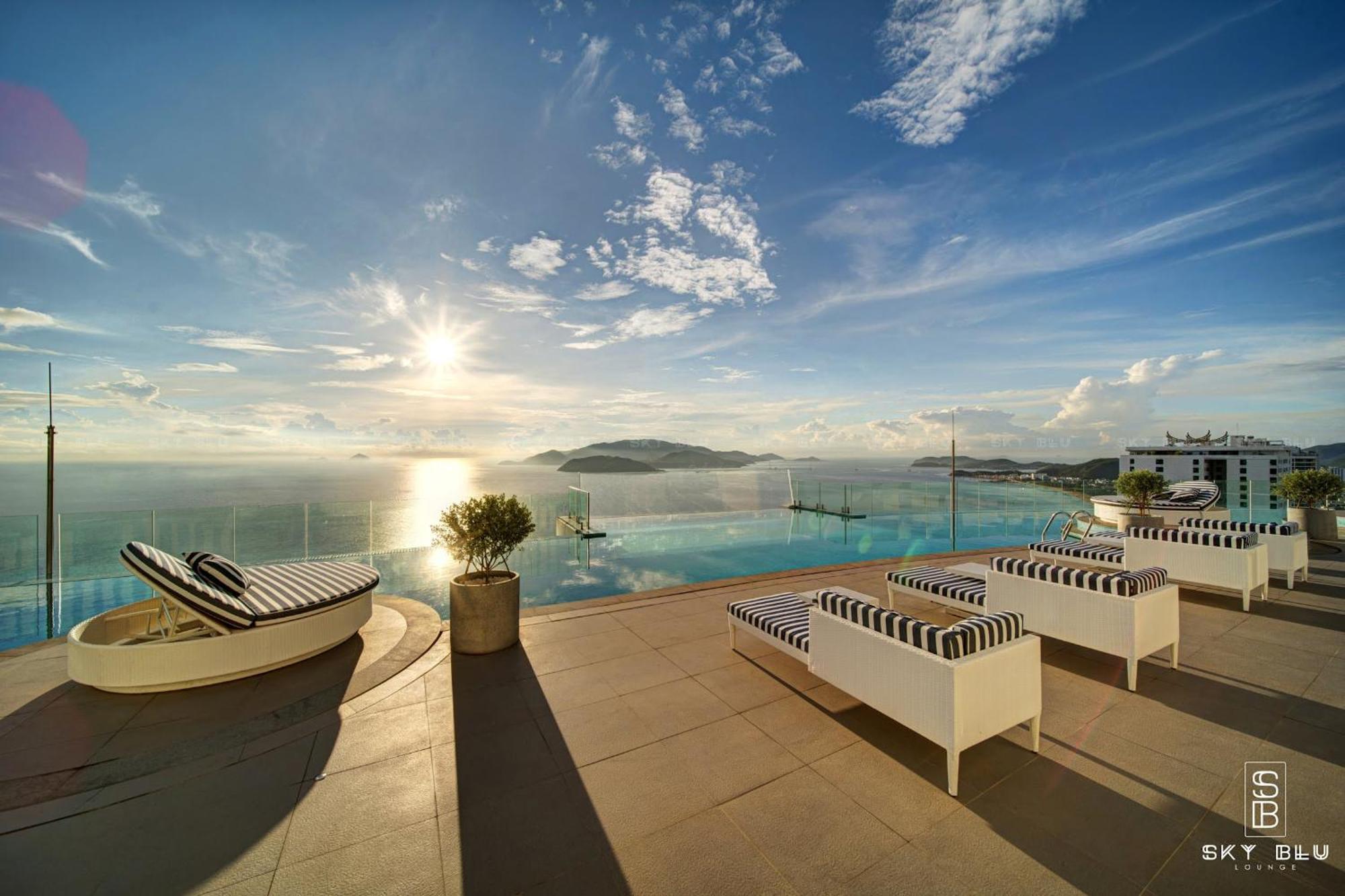 Coastal Panorama Oceanfront Suites Nha Trang Bagian luar foto