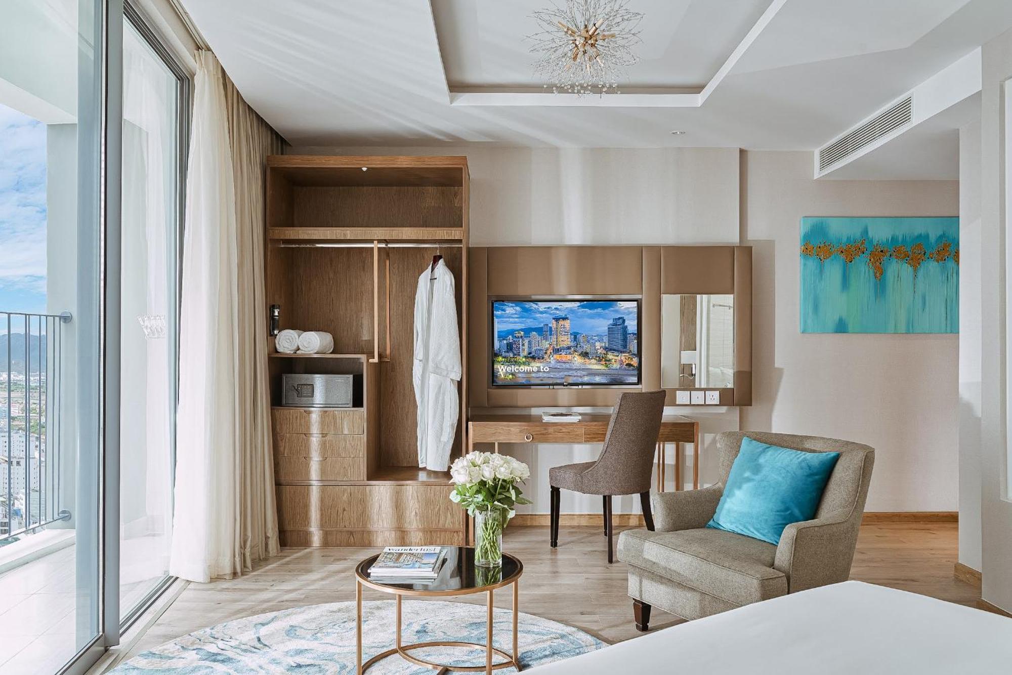 Coastal Panorama Oceanfront Suites Nha Trang Bagian luar foto