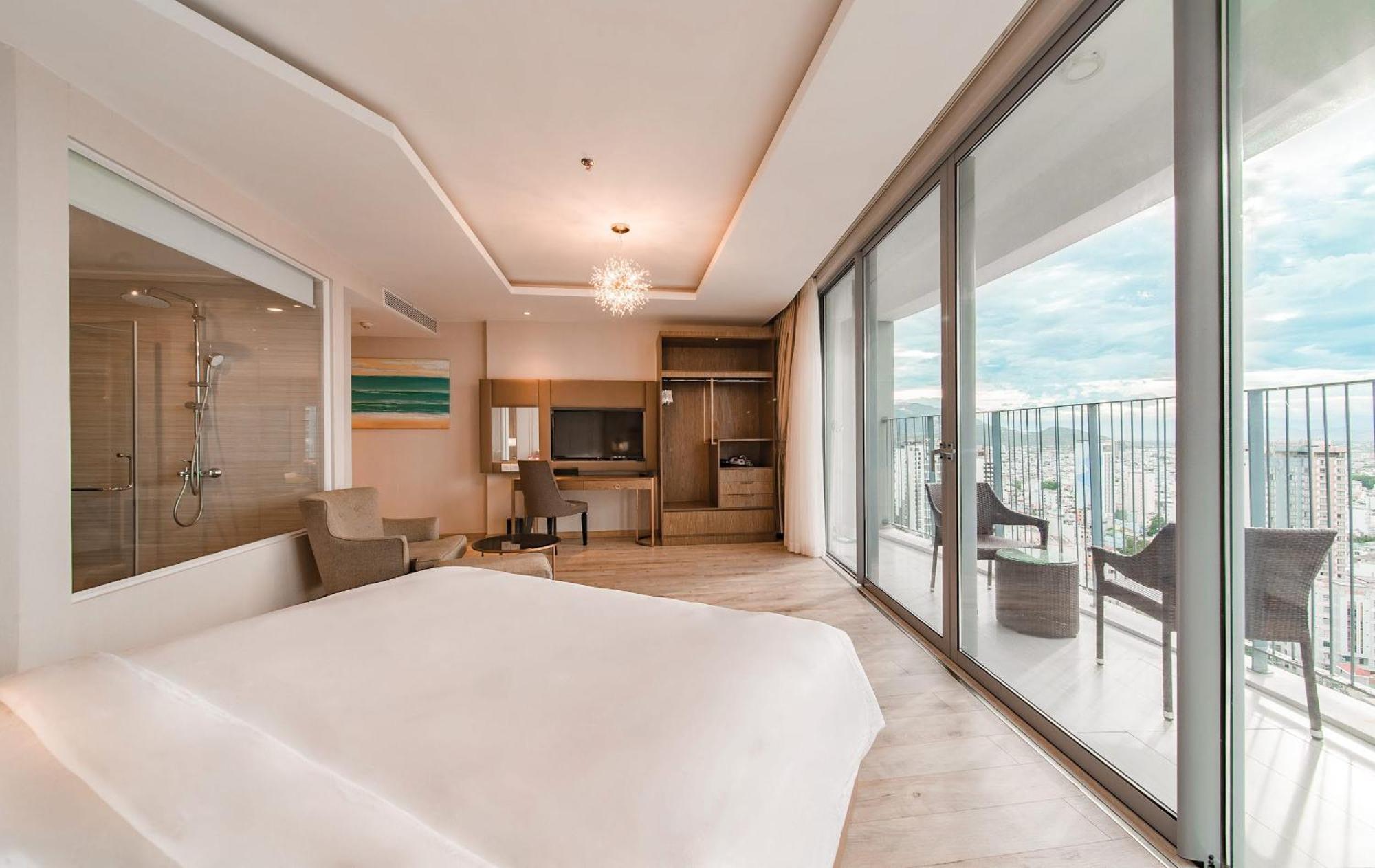 Coastal Panorama Oceanfront Suites Nha Trang Bagian luar foto