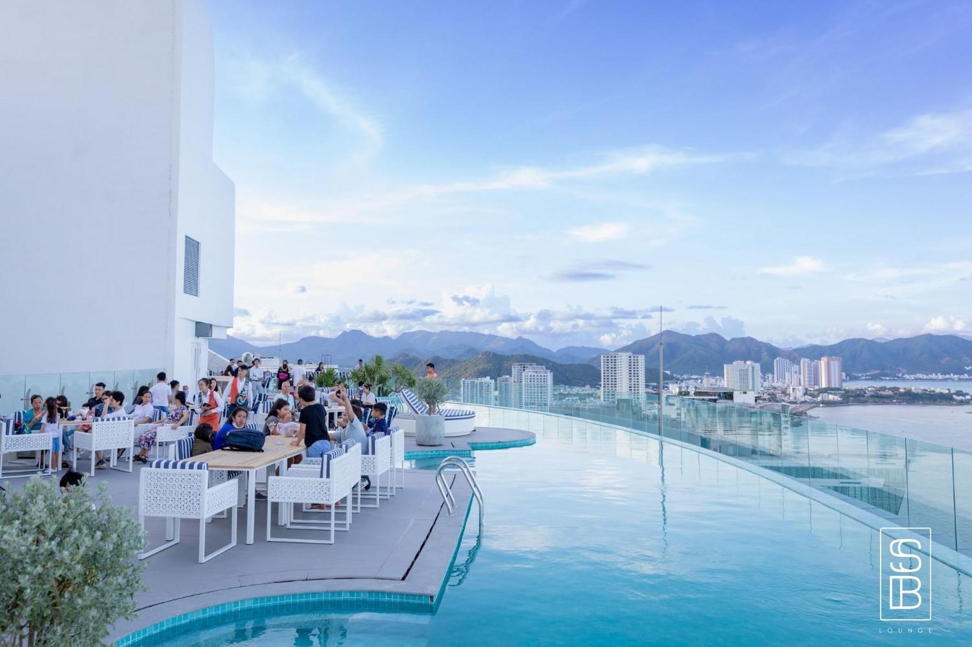 Coastal Panorama Oceanfront Suites Nha Trang Bagian luar foto