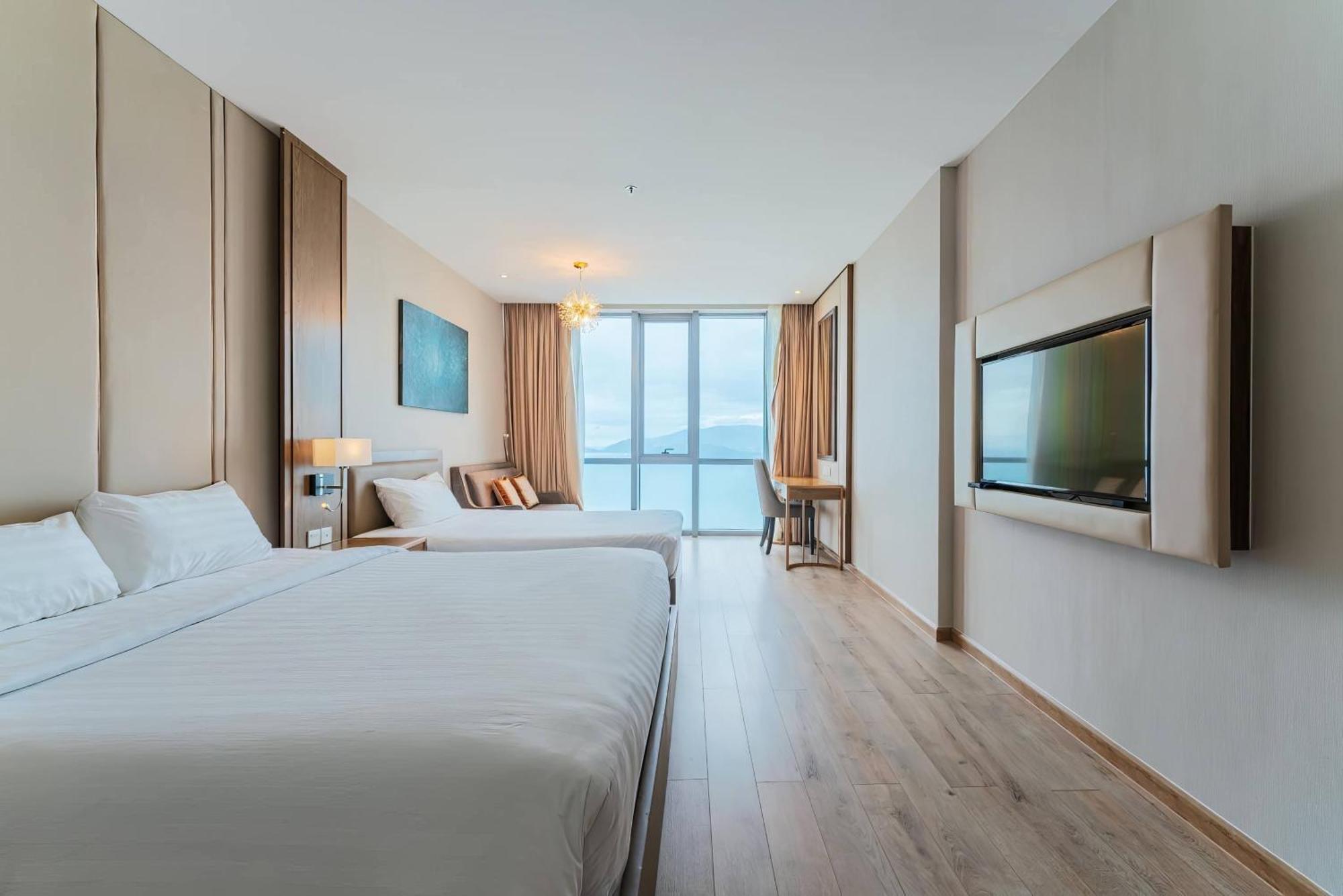 Coastal Panorama Oceanfront Suites Nha Trang Bagian luar foto