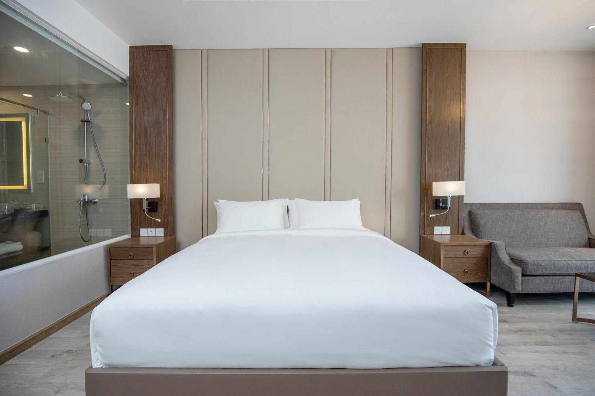 Coastal Panorama Oceanfront Suites Nha Trang Bagian luar foto