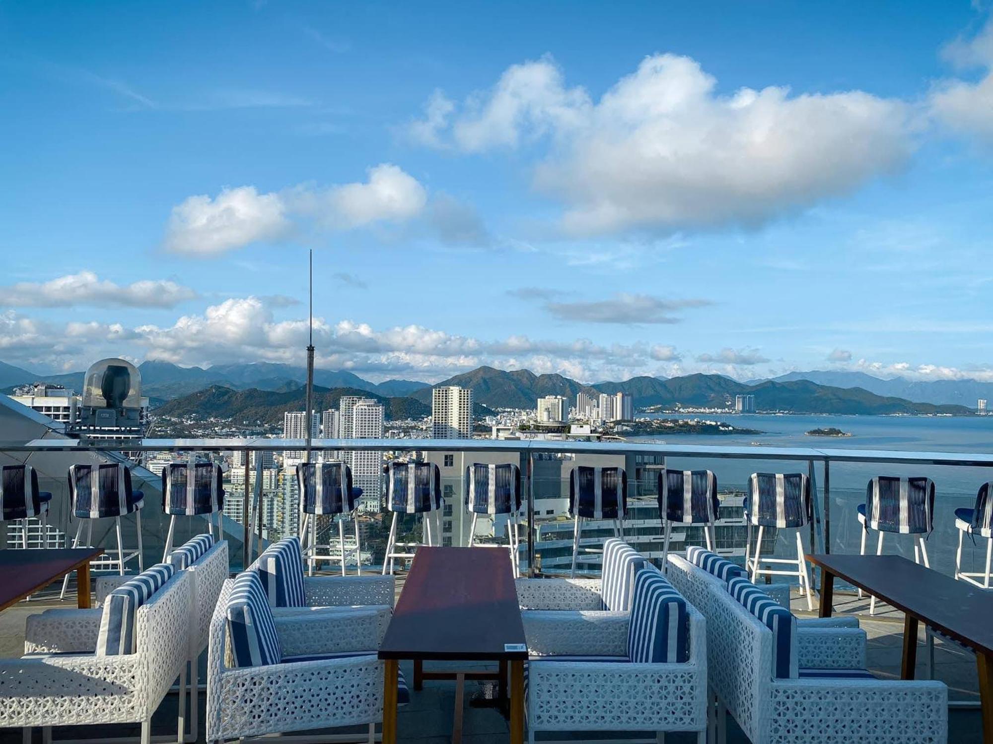 Coastal Panorama Oceanfront Suites Nha Trang Bagian luar foto