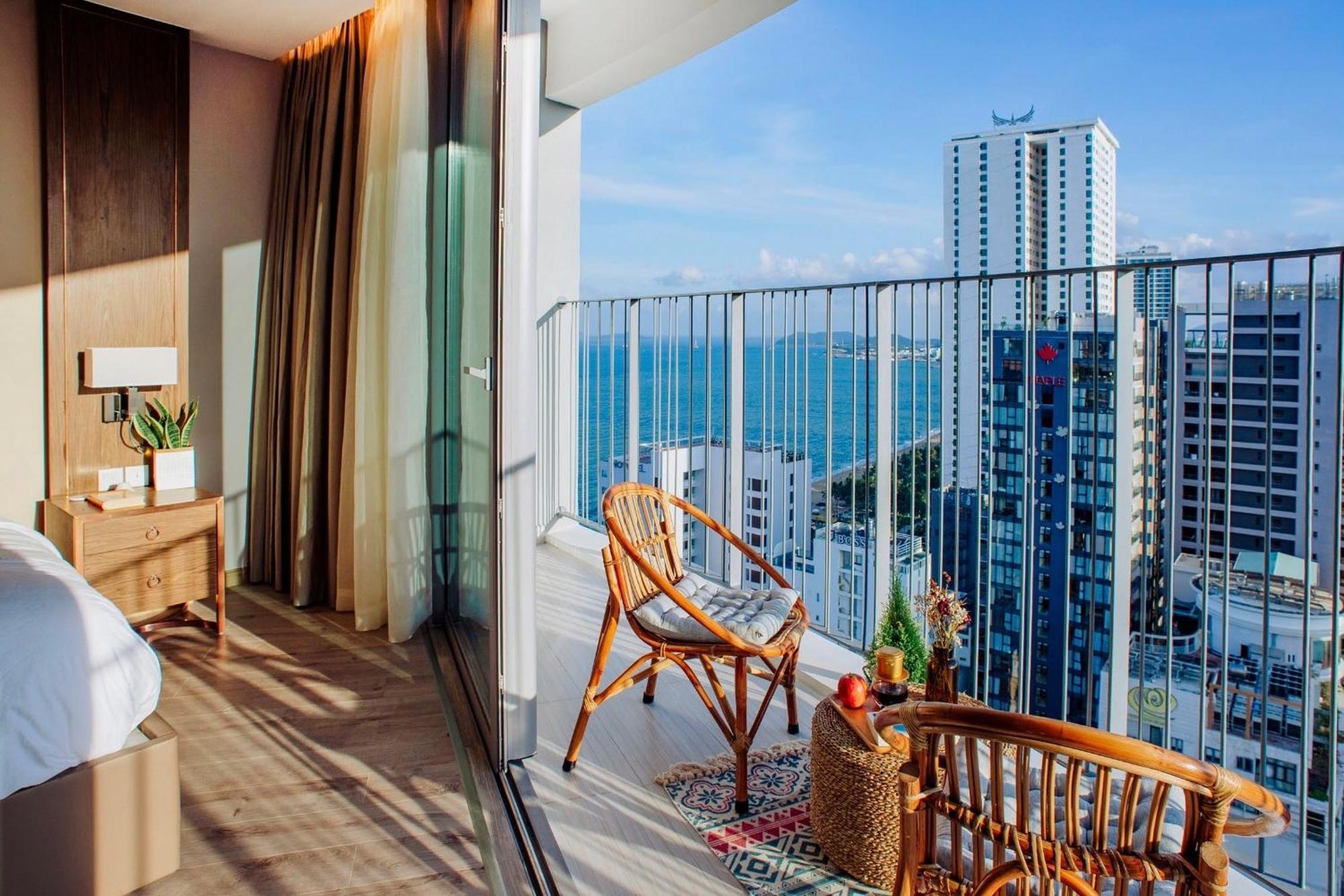 Coastal Panorama Oceanfront Suites Nha Trang Bagian luar foto