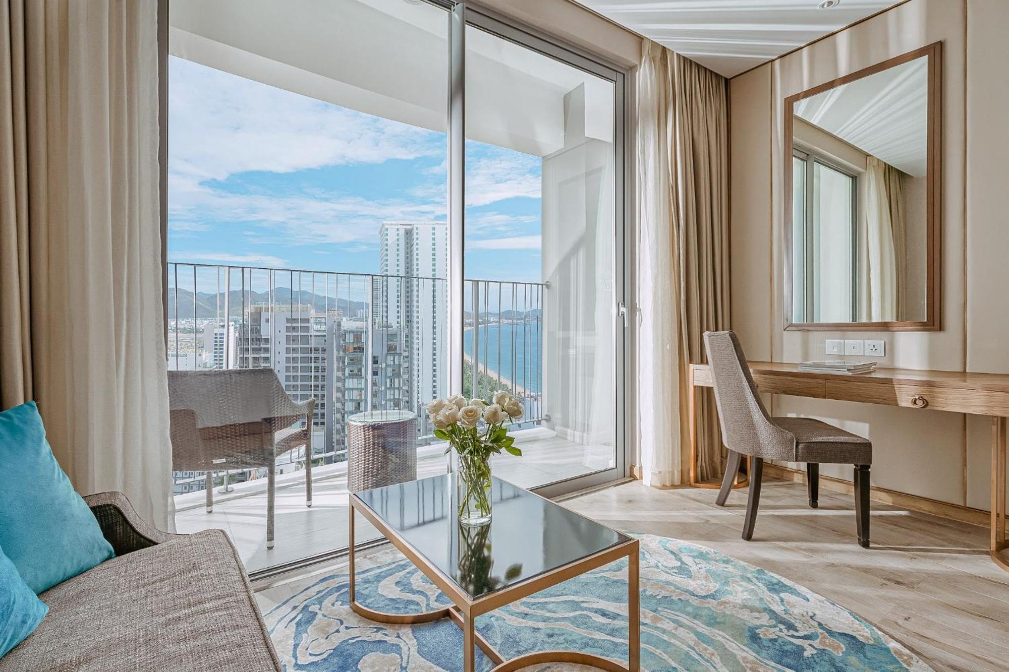 Coastal Panorama Oceanfront Suites Nha Trang Bagian luar foto