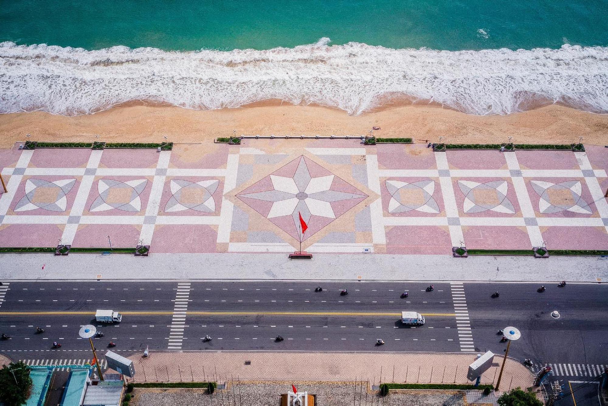 Coastal Panorama Oceanfront Suites Nha Trang Bagian luar foto