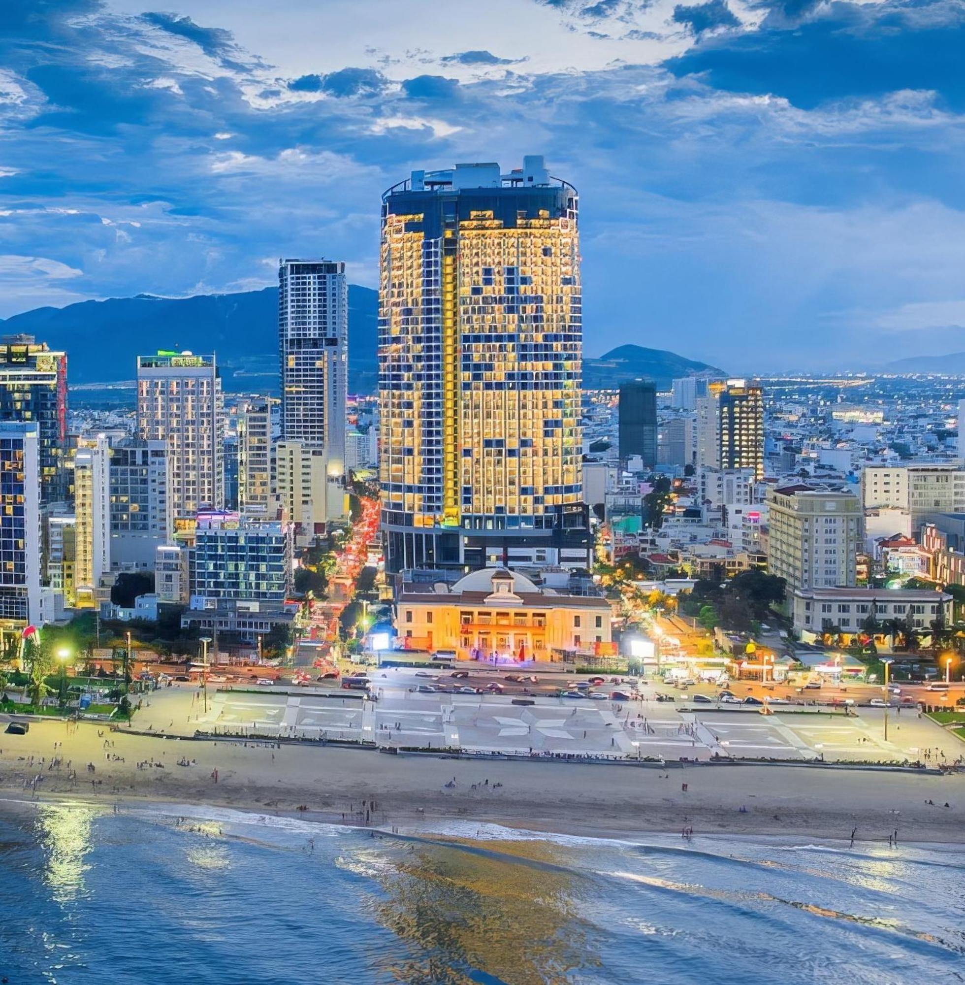 Coastal Panorama Oceanfront Suites Nha Trang Bagian luar foto
